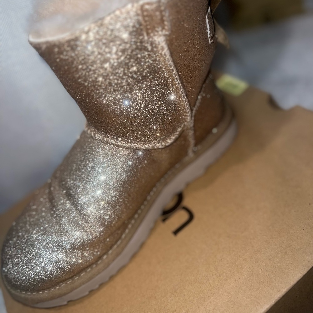 Ugg Boots w/Bow